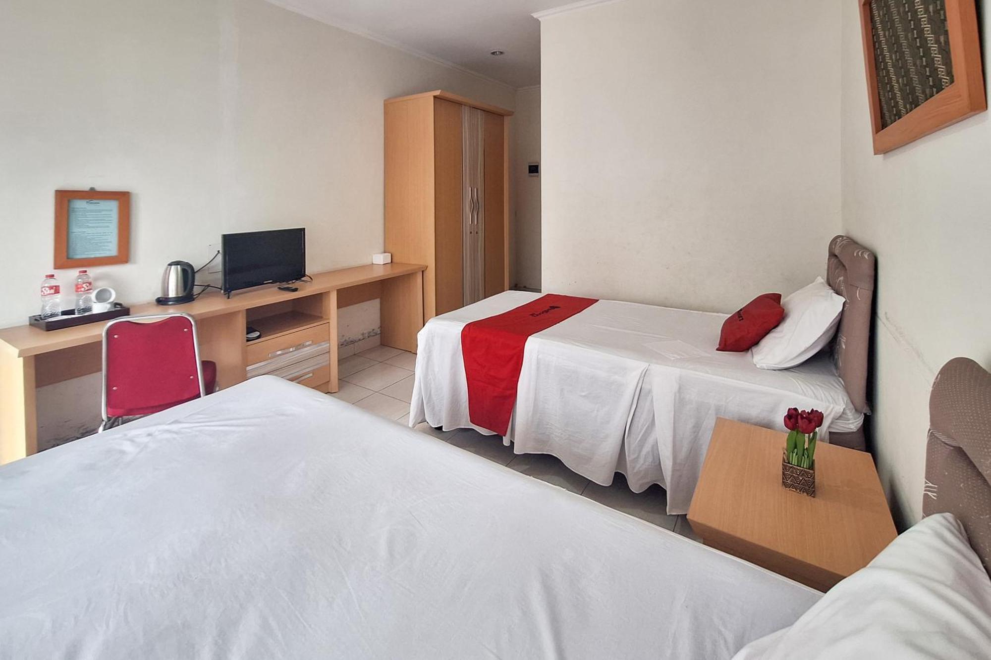Reddoorz Resort At Tridaya Cisarua Puncak Extérieur photo
