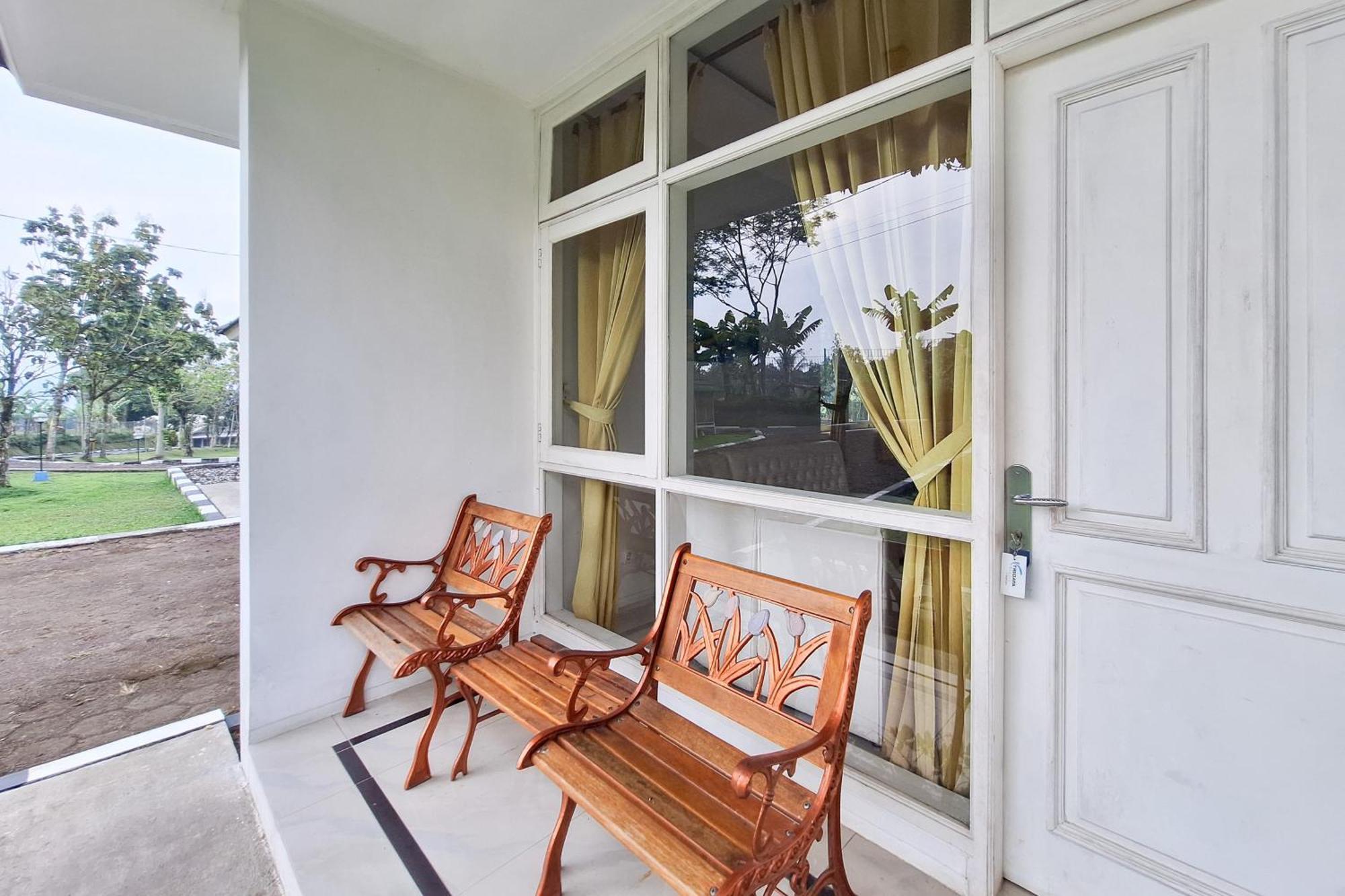 Reddoorz Resort At Tridaya Cisarua Puncak Extérieur photo